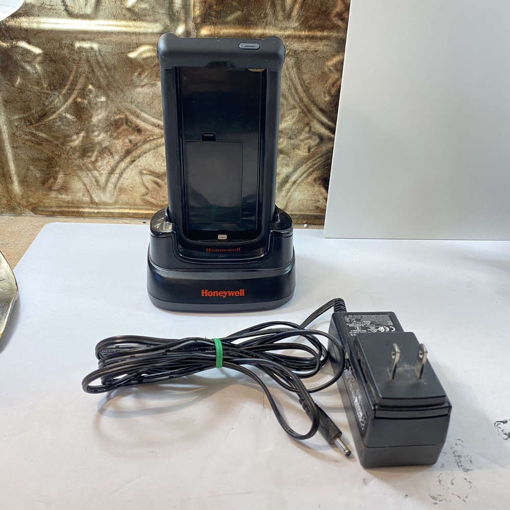 Honeywell Captuvo SL22 Enterprise Sled for Apple iPod Touch Gen 5, 6 7+charger
